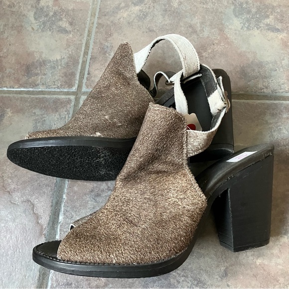 Cowhide Heels - Picture 3 of 4